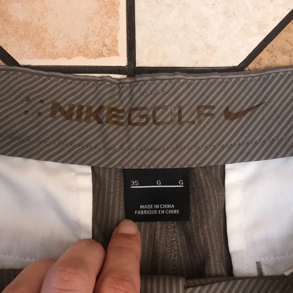 Nike golf shorts size 35 men performance wear‎